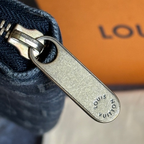 🌸RARE Louis Vuitton Black Denim Monogram Zippy Wallet🌸 - Picture 10 of 16